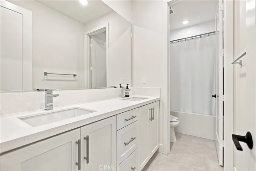 16311 Veterans Way photo 37