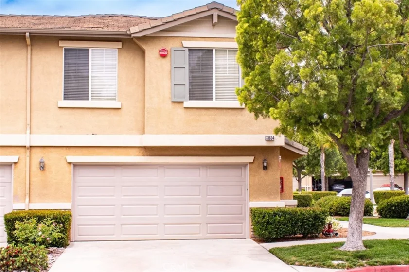 33634 Emerson #B photo 2