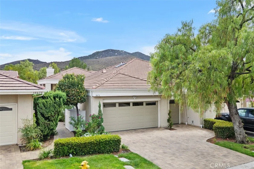 38676 Bears Paw Drive photo 1