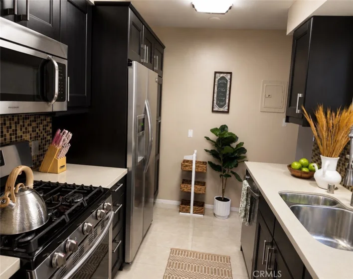 1122 N Louise Street #E photo 6