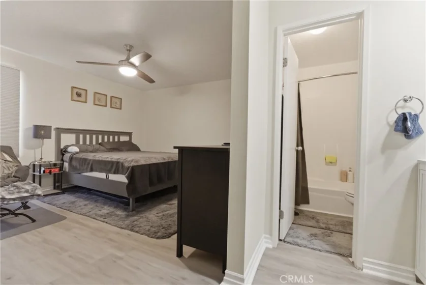 15425 Sherman Way #240 photo 30
