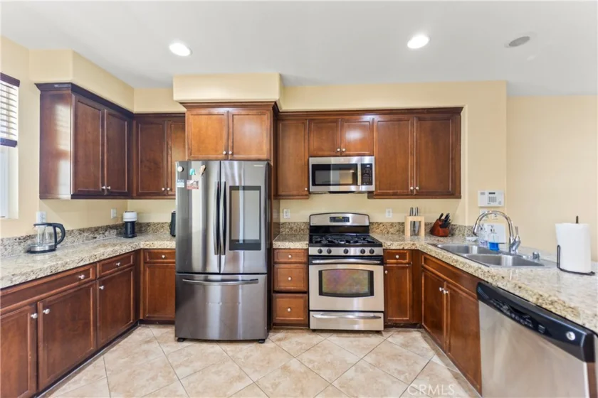 1123 Abelia photo 4