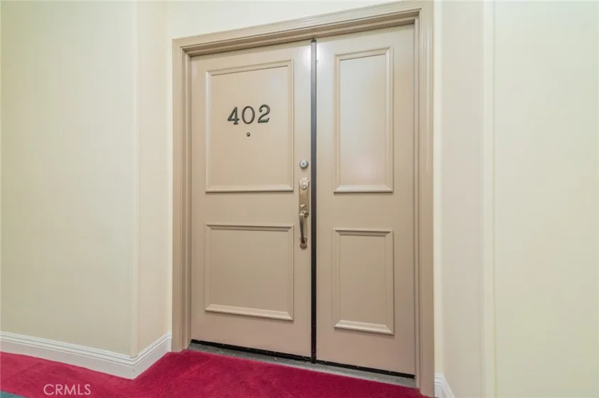 610 S Wilton Place #402 photo 29
