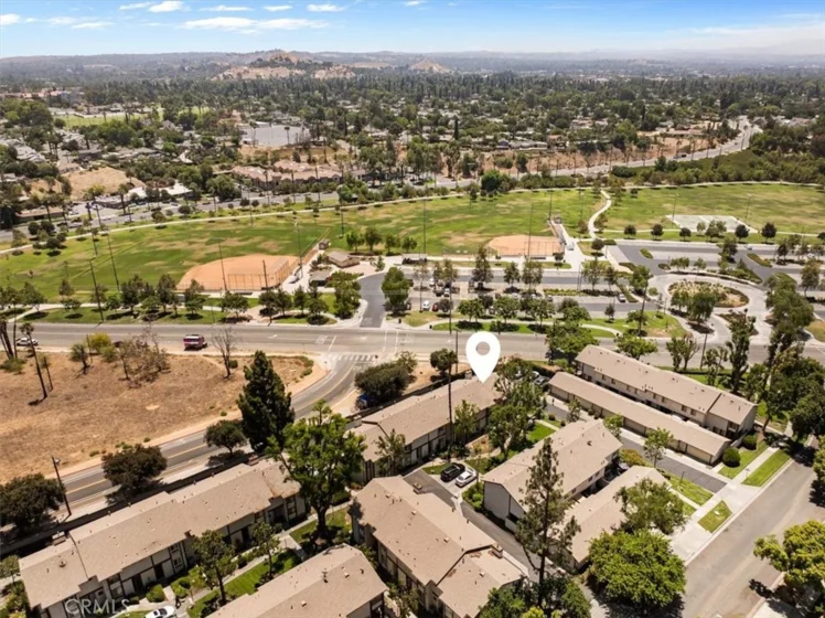 4727 Knickerbocker photo 35