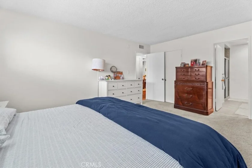 15248 Dickens Street #205 photo 10
