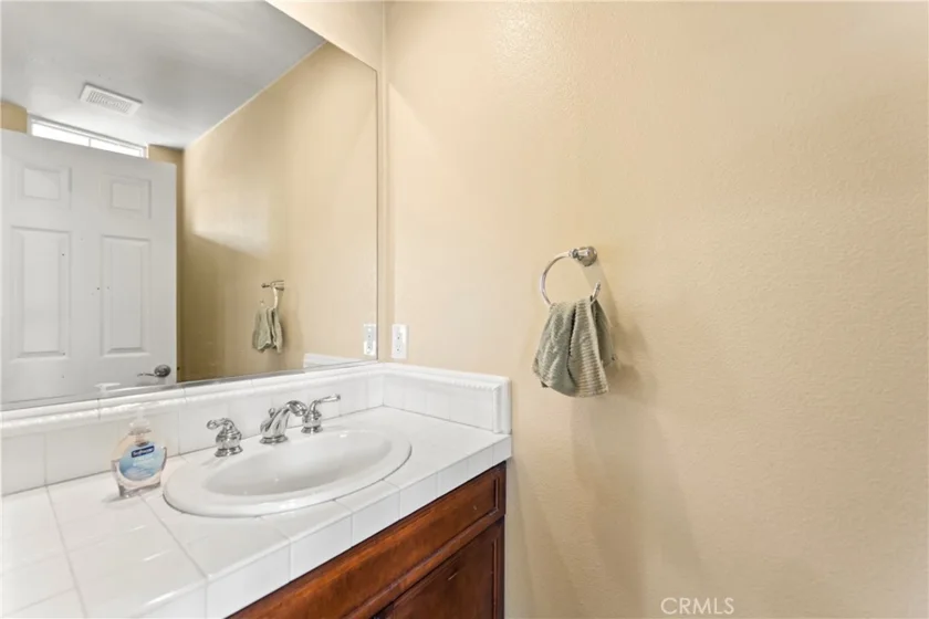 1123 Abelia photo 43