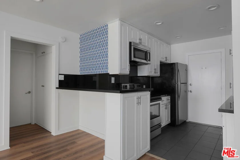 960 Larrabee Street #218 photo 6