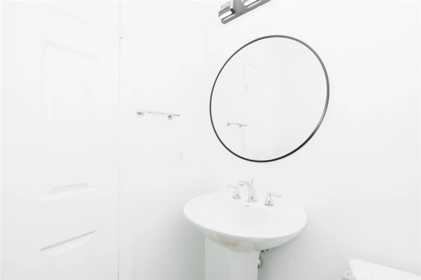 127 Jadestone photo 17