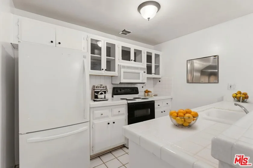 5414 Newcastle Avenue #19 photo 8