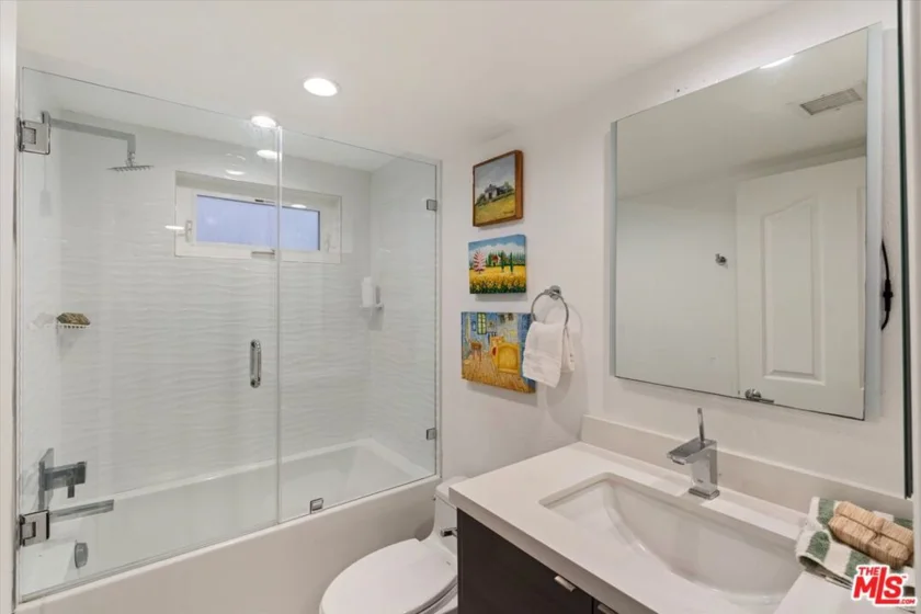 1160 Granville Avenue #108 photo 20