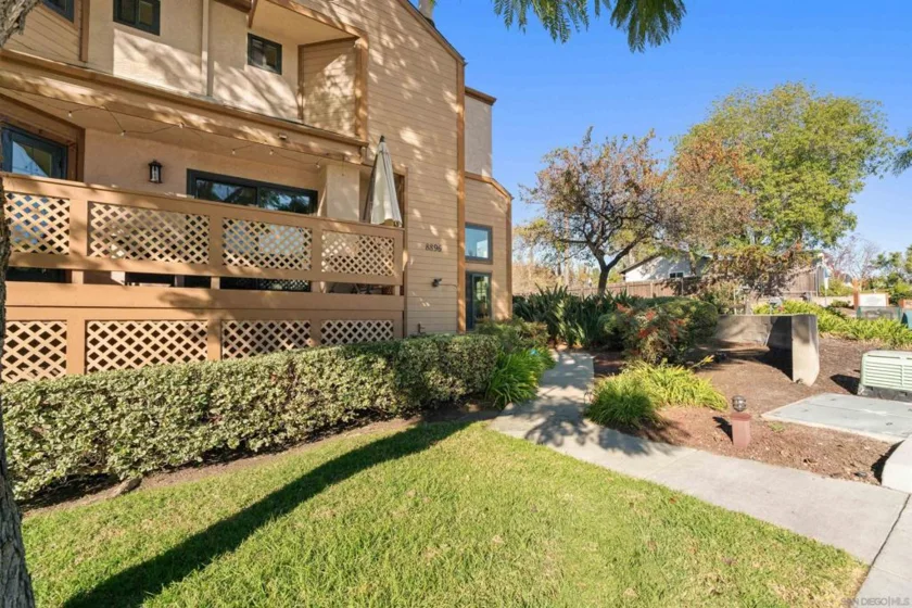 8896 Highwood Drive #C photo 31