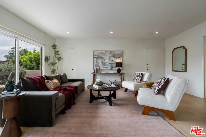 5055 Coldwater Canyon Avenue #219 photo 1