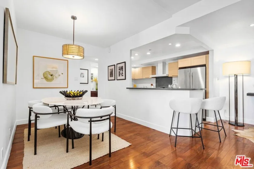 10433 Wilshire Boulevard #602 photo 13