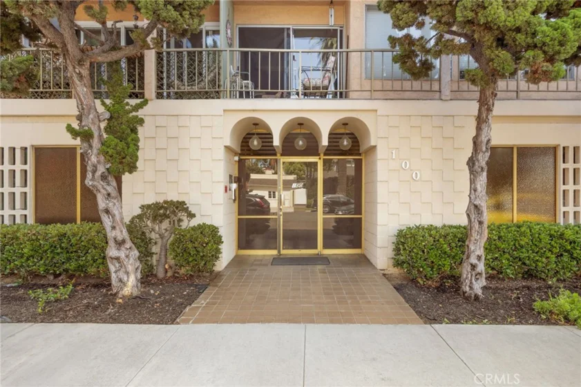 100 Loma Avenue #404 photo 22