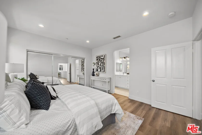 270 Lockford photo 16