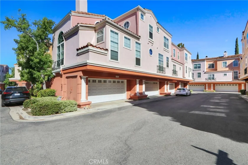 1071 S Volterra photo 6