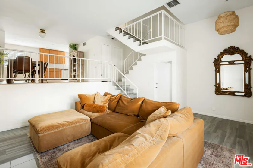 400 W Riverside Drive #4 photo 1