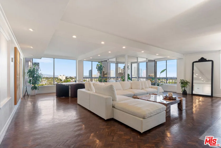 10590 Wilshire Boulevard #1502 photo 1