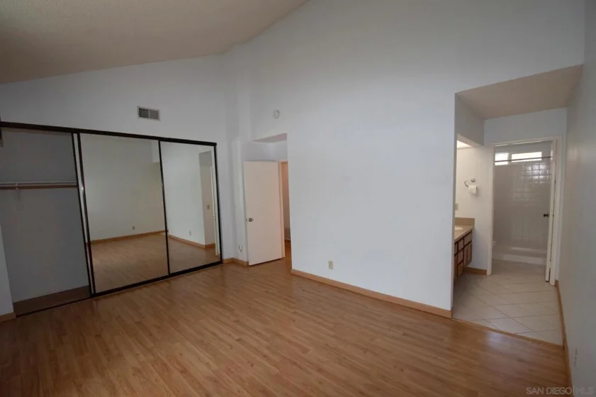 1415 Summit Drive photo 5