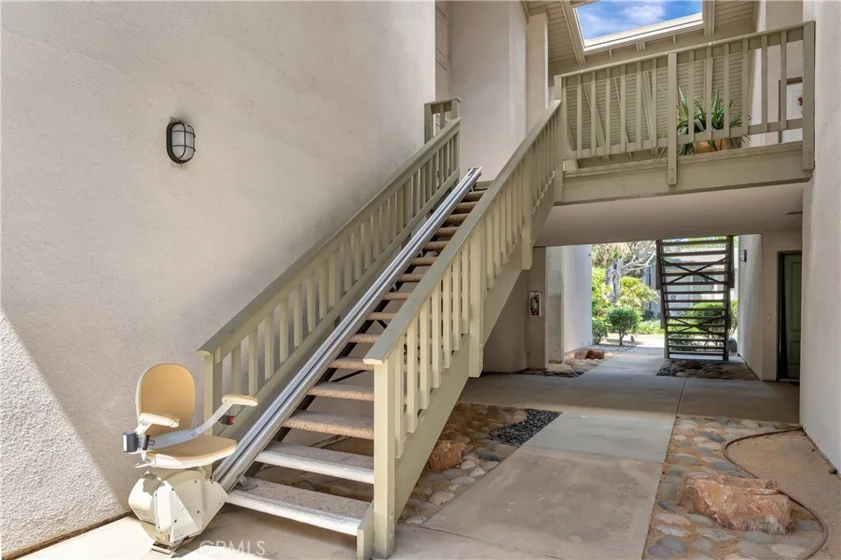 19-G Van Ness Court photo 8