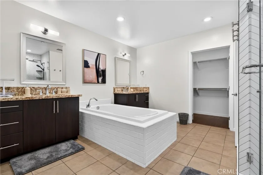 21 Gramercy #218 photo 28