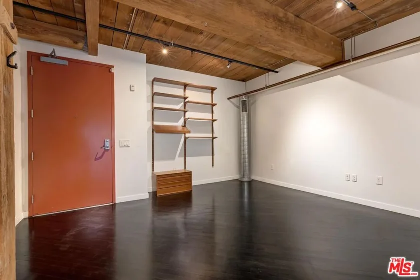 530 S Hewitt Street #126 photo 4