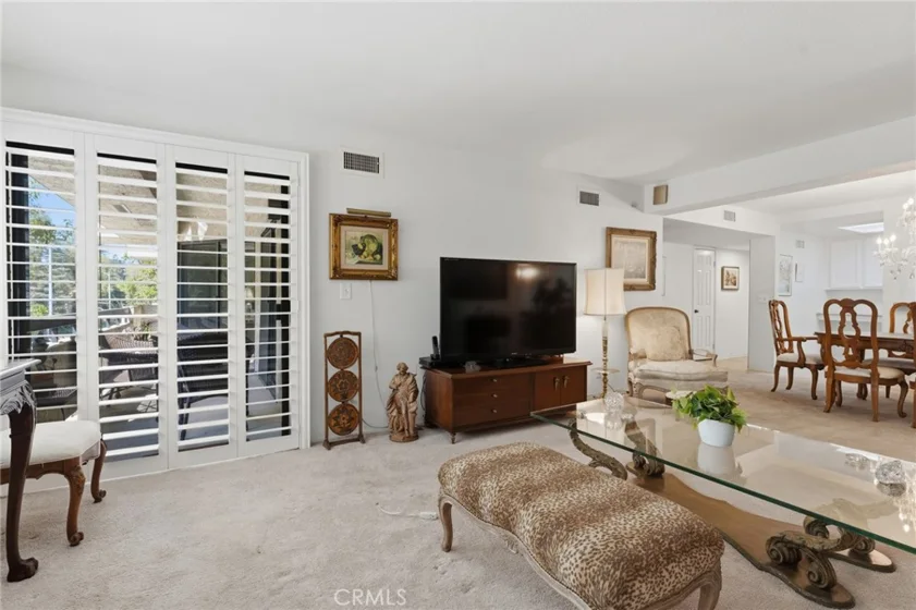 21650 Burbank #203 photo 11