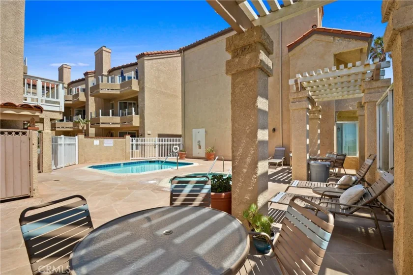 2000 Pacific Coast Hwy Apt 308 photo 16