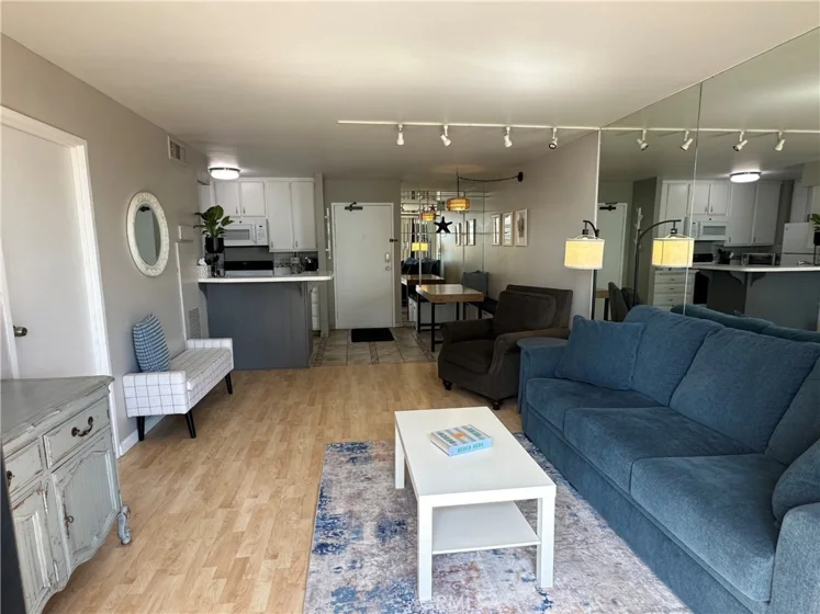 1750 E Ocean #503 photo 3