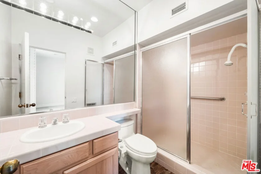 4454 Ventura Canyon Avenue #103 photo 31