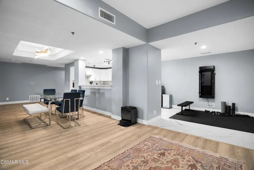 4348 Mammoth Avenue #203 photo 10