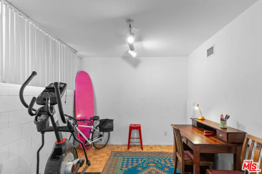 1828 Barry Avenue #4 photo 11