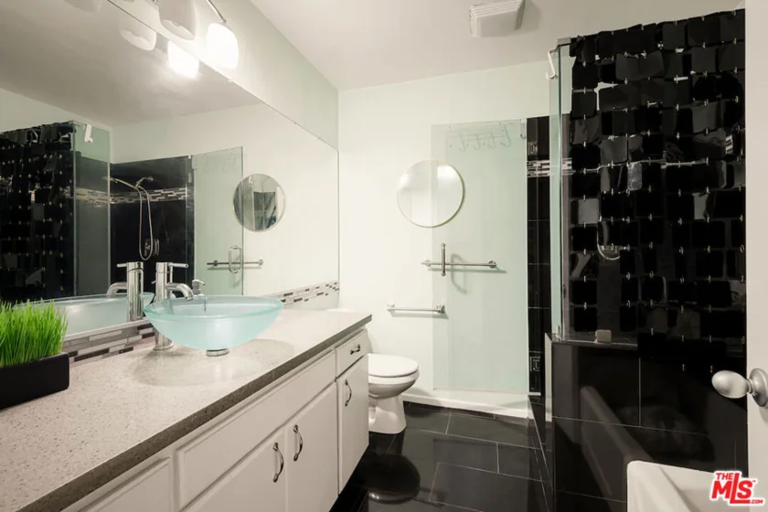 7270 Hillside Avenue #204 photo 12
