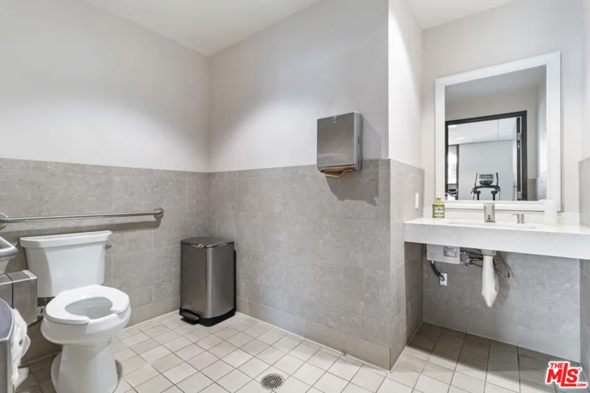 5334 Lindley Avenue #340 photo 5