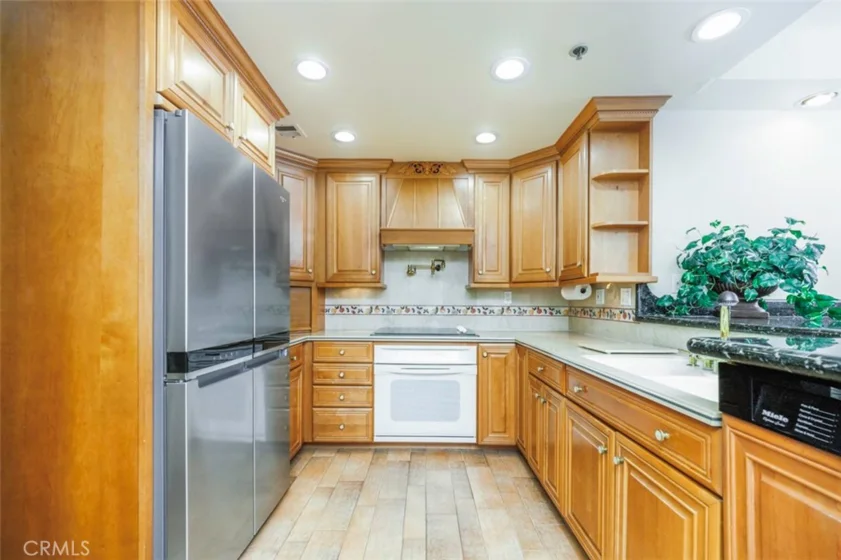 525 E Seaside Way #807 photo 9