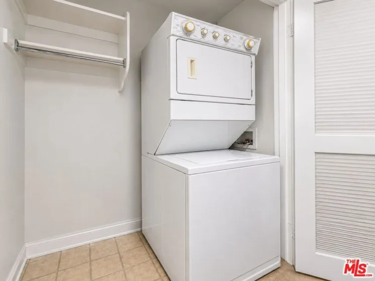 15206 Burbank Boulevard #116 photo 9