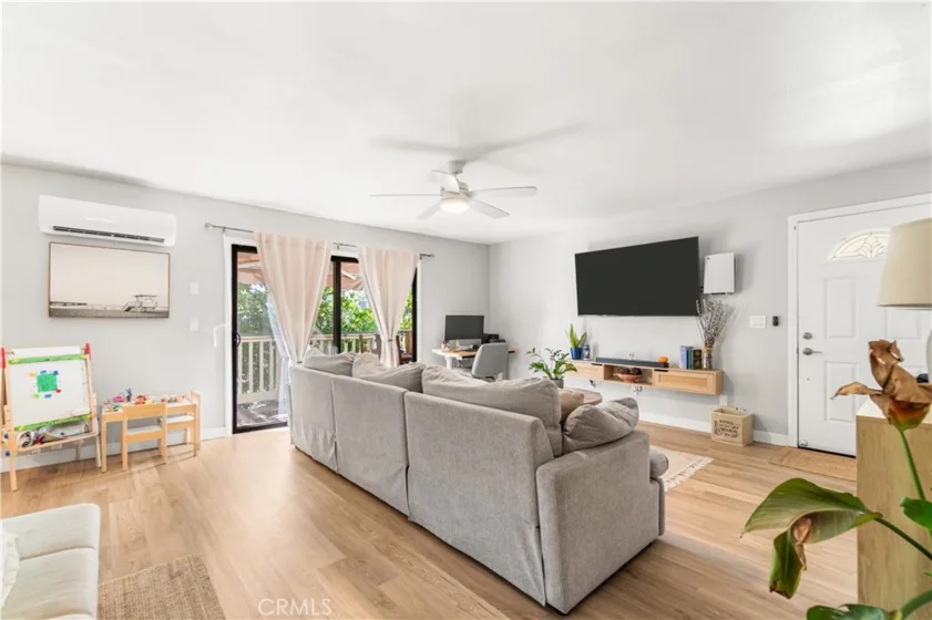 1045 E 3rd Street #4 photo 5
