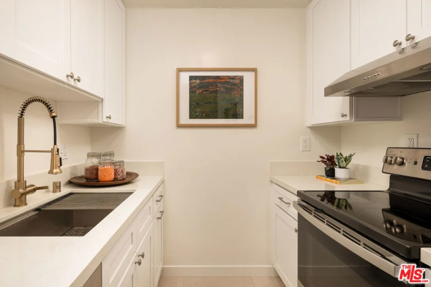 320 S Ardmore Avenue #136 photo 18