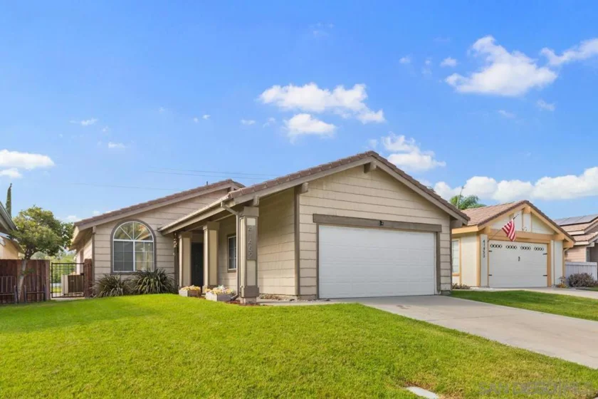 41459 Avenida De La Reina photo 1