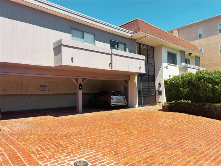 1522 S Centinela Avenue #204 photo 27
