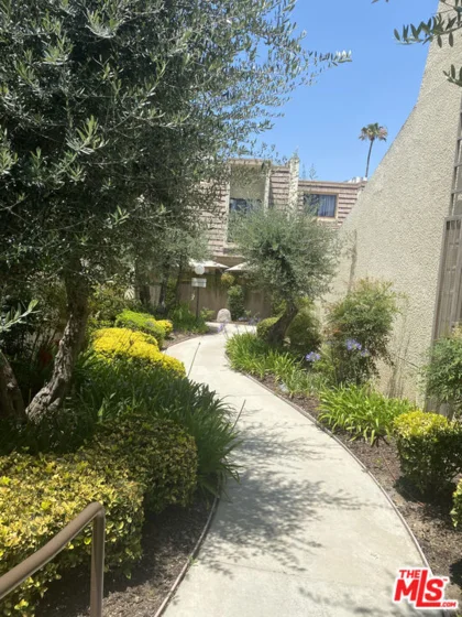 18417 Collins Street #A photo 1
