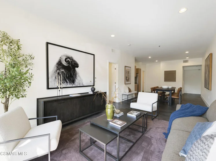 5016 Bakman Avenue #104 photo 2