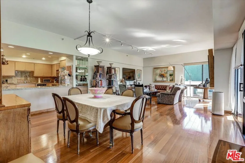 10445 Wilshire Boulevard #504 photo 9