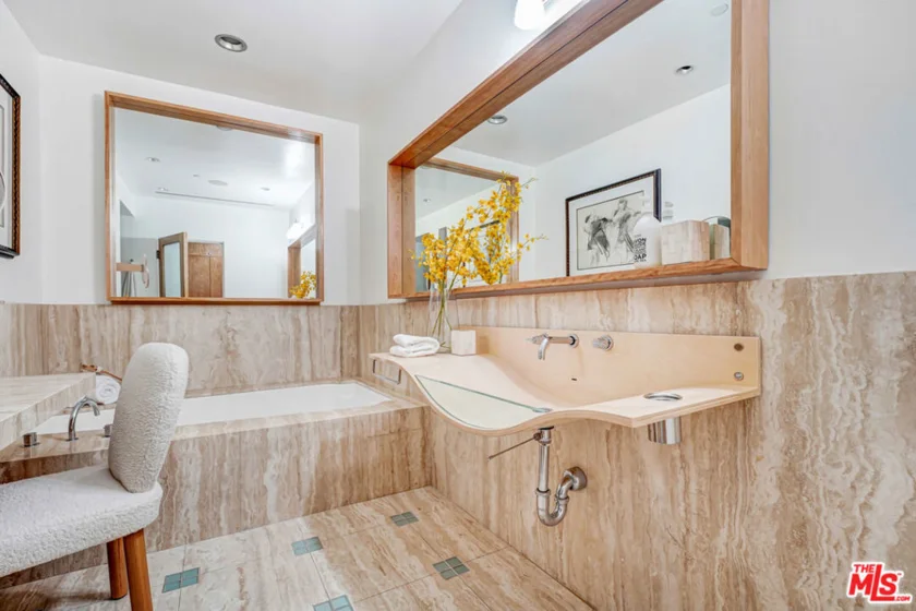 10724 Wilshire Boulevard #1607 photo 16
