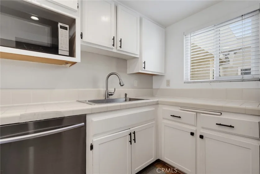 726 Elm Avenue #403 photo 11