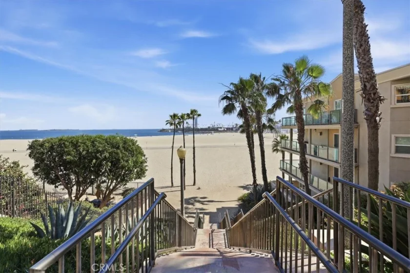 1000 E Ocean #402 photo 41