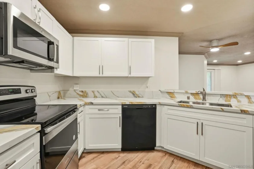 7545 Charmant #1512 photo 1