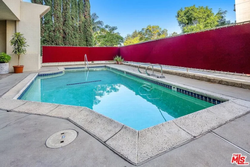 10751 Wilshire Boulevard #909 photo 11