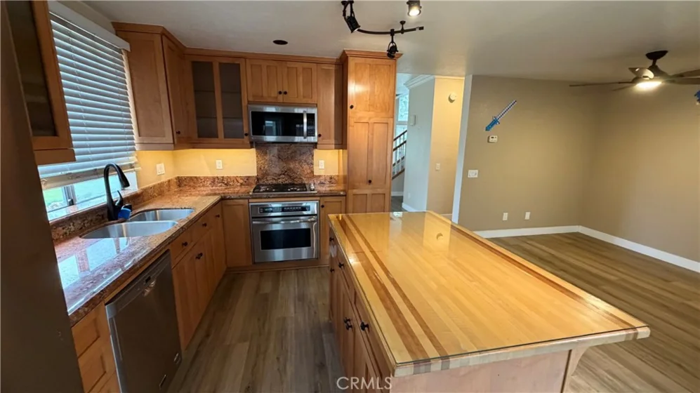 254 Monroe photo 11