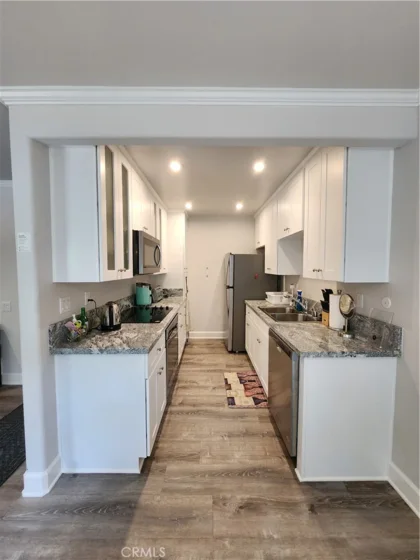 8515 Villa La Jolla Drive #F photo 4